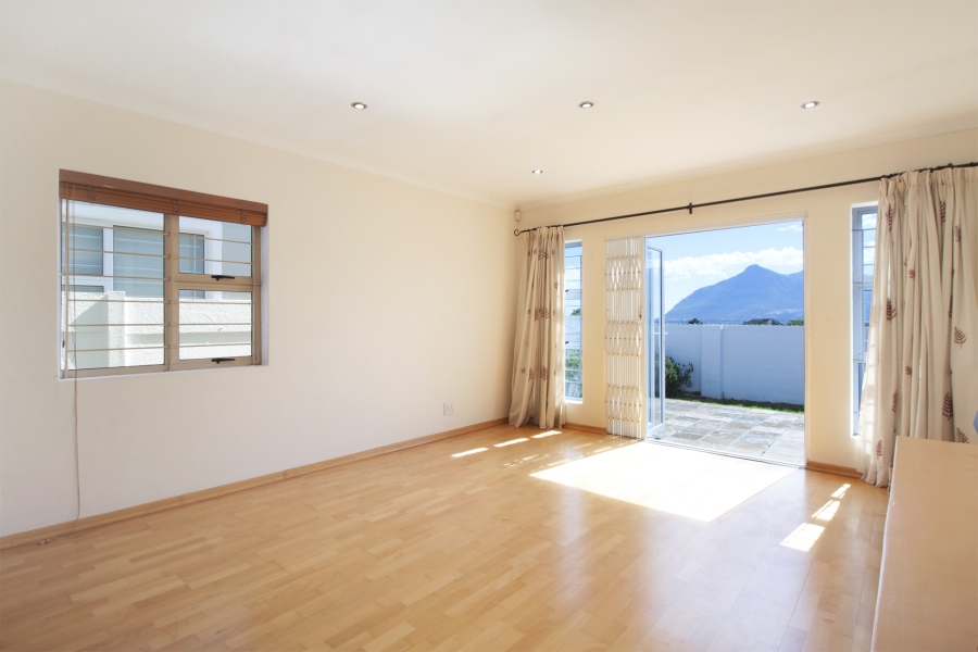 3 Bedroom Property for Sale in Capri Western Cape